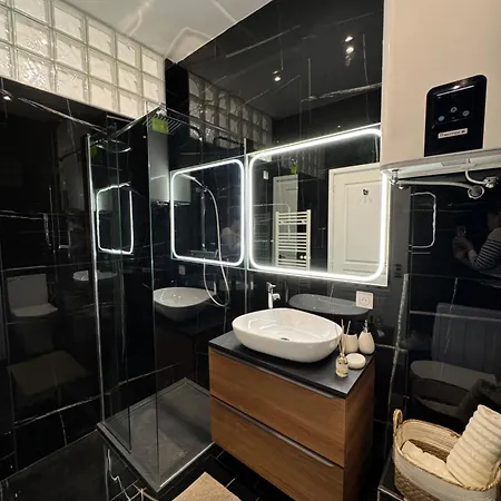 شقة Newly Refurbished *
